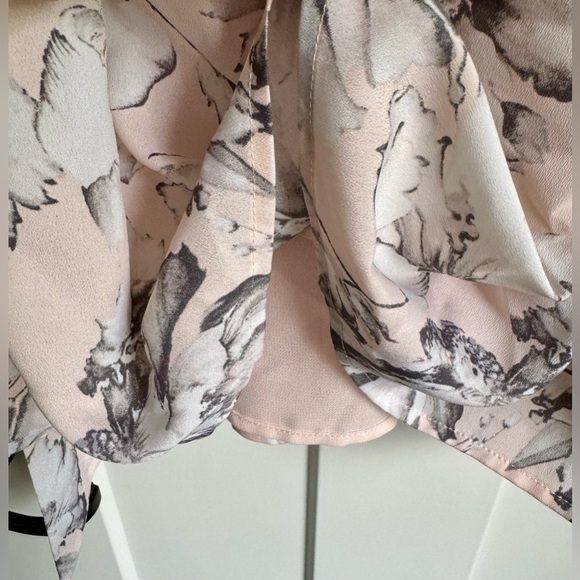 Victoria’s Secret Dress 4 - Picture 4 of 7